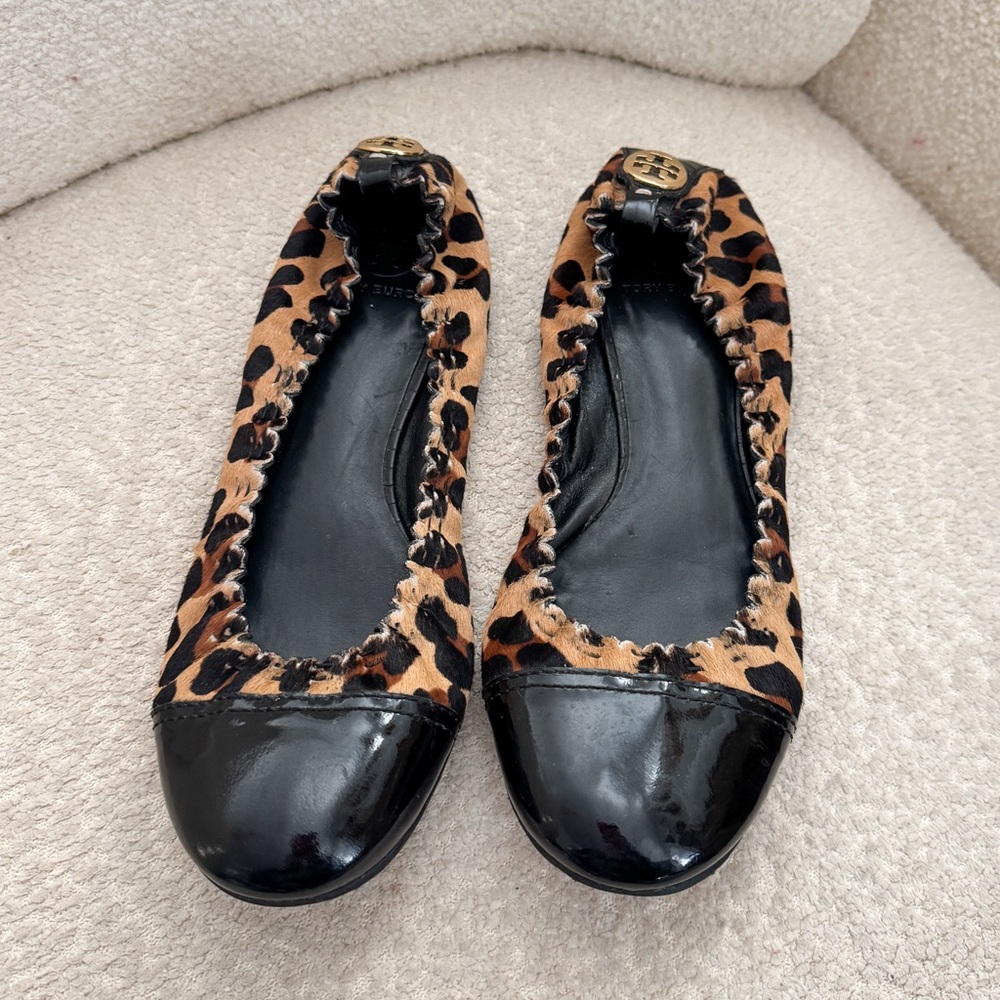 Tory Burch Abbey Leopard Ballet Flats - Picture 2 of 6